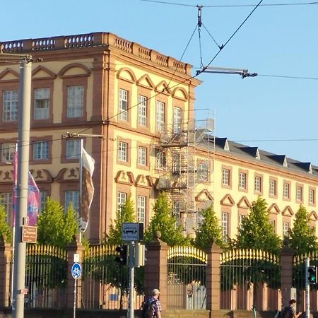 Denkmalschutz Stadthaus Zimmer 1 Im Mannheim Quadrat Exterior foto